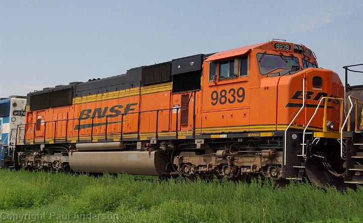 BNSF 9839 - SD70MAC - Swoosh.jpg